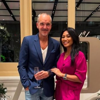 Anggun C Sasmi sedang foto dengan sang suami (sumber ig: anggun_cipta)