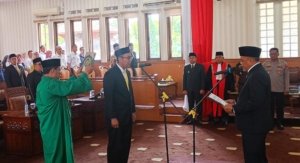 Pergantian Antar Waktu, Ketua DPRD Kota Cimahi Resmi Lantik Mohamad Nofip 1
