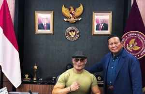 Deddy Corbuzier berfoto bersama Presiden Prabowo Subianto (sumber ig: mastercorbuzier)