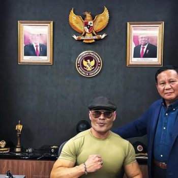 Deddy Corbuzier berfoto bersama Presiden Prabowo Subianto (sumber ig: mastercorbuzier)