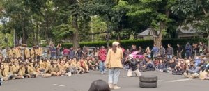 Tangkapan foto aksi di Gedung DPRD Jawa Barat. (sumber: Sifa/Hasanah)