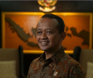 Bahlil Minta Maaf, Warga Meninggal Saat Antre LPG 3 Kg 9