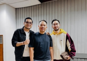 Vicky Prasetyo berfoto bersama dengan rekan-rekannya (sumber ig: bobbymaulana)