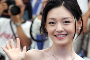 Aktris asal Taiwan, Barbie Hsu, menghadiri Festival Film Internasional Cannes di Cannes, Prancis, pada 24 Mei 2006.