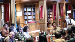 Prabowo Sambut Pemred di Hambalang: Enam Jam Bertukar Gagasan, Perkuat Sinergi Media 6