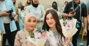 Potret buka bersama Aaliyah Massaid bersama Aurel Hermansyah (sumber ig: aaliyah.massaid)
