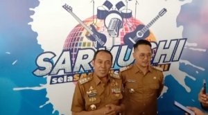 Walikota Cimahi, Letkol. Purn. Ngatiyana dan Wakil Walikota Cimahi Adhitia Yudistira saat konferensi pers usai pimpin apel perdana dihadapan ASN Pemerintah Kota Cimahi, Senin, 03/03/2025.