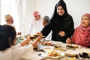 Ilustrasi kumpul keluarga saat Lebaran (sumber: rawpixel.com/sumber: Freepik)