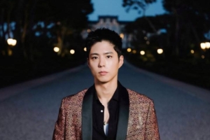 Park Bo Gum menjalani sesi pemotretan (sumber ig: @bogummy)