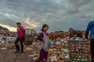 Ilustrasi Tempat Pembuangan Akhir (Unsplash)