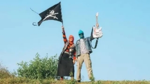 Tangkapan foto band Sukatani. (Sumber: Instagram Sukatani)