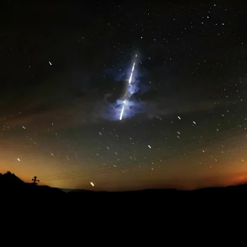 Ilustrasi fenomena hujan meteor. (Sumber: Pixabay)