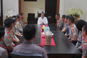 Jokowi Terima Peserta Sespimmen Polri di Solo, Bahas Tantangan Kepemimpinan Era Digital 2