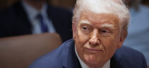 Tangkapan foto Donald Trump. (Sumber: Government Executive)