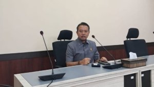 Ketua Komisi III DPRD Kota Cimahi H. Asep Rukmansyah. S.E dari Fraksi Partai Golkar.