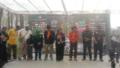 Ulli Sigar Rusady ditengah-tengah para narasumber saat diskusi Lingkungan Hidup di acara Konservasi, 26/04/2025.