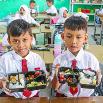 Tangkapan foto Makan Bergizi Gratis. (Dok. Unair)