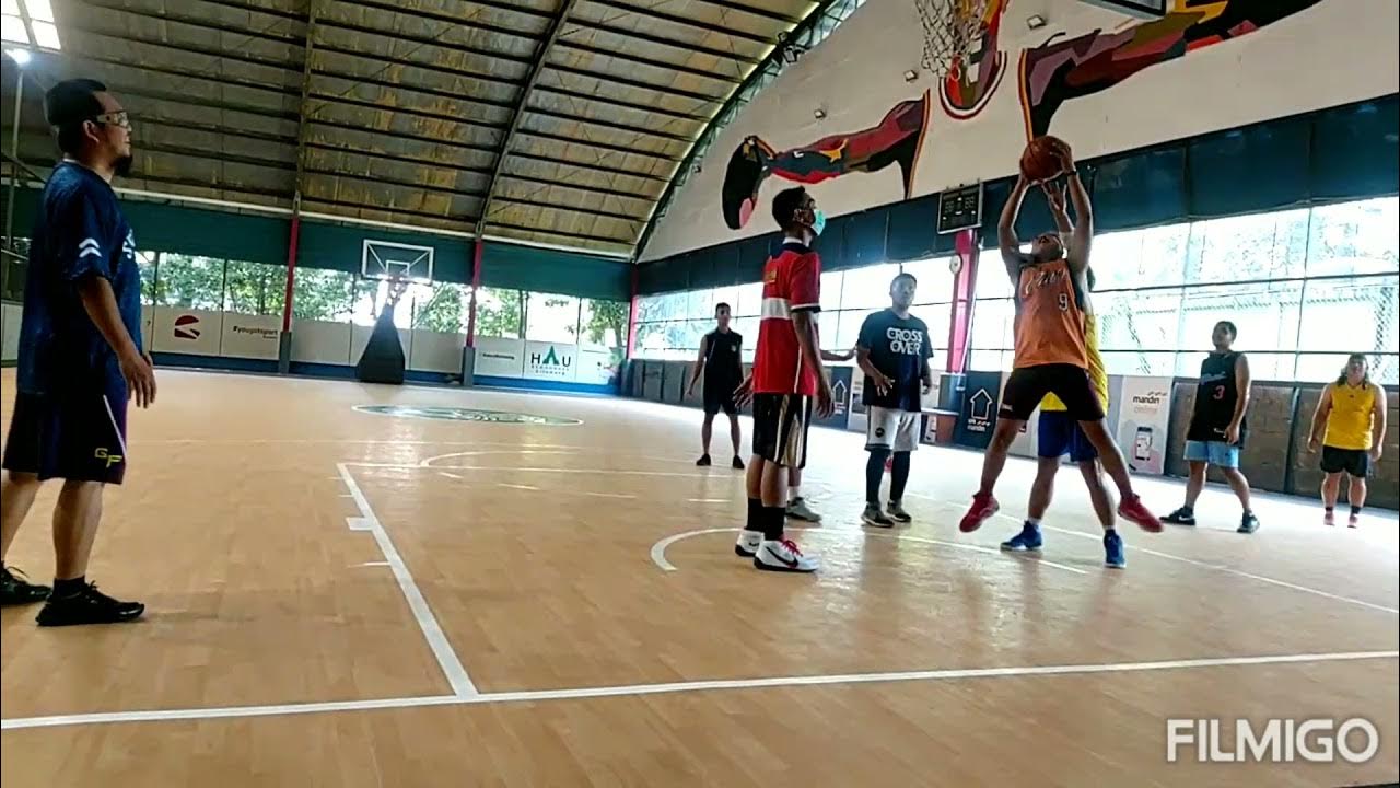 Tangkapan foto orang bermain basket. (Sumber: Dok. Siliwangi Basketball)
