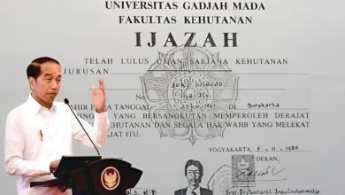 Ilustrasi ijazah jokowi. (Sumber: X)