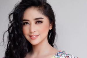 Tangkapan foto Dewi Persik. (Sumber: Instagram Dewi Persik)