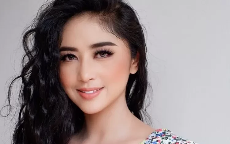 Tangkapan foto Dewi Persik. (Sumber: Instagram Dewi Persik)