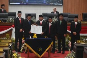 Tiga Raperda Disahkan, Pemkab dan DPRD Sumedang Perkuat Fondasi Ekonomi Daerah