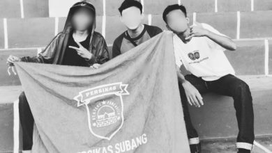 Tangkapan foto fans Persikas. (Sumber: @supersubpagadenbarat)