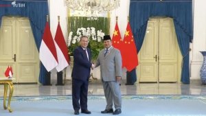 Tangkapan foto Presiden Prabowo Subianto dan Perdana Menteri Tiongkok Li Qiang. (Tangkapan layar Setpres YouTube)