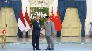 Tangkapan foto Presiden Prabowo Subianto dan Perdana Menteri Tiongkok Li Qiang. (Tangkapan layar Setpres YouTube)