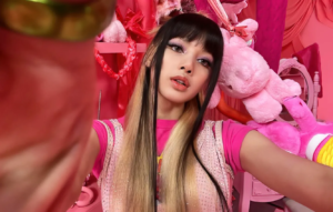 Tangkapan Lisa BLACKPINK. (Sumber: Goodfon)