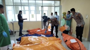 TNI AD Ambil Alih Penanganan Pemakaman 13 Korban Ledakan Amunisi di Garut 5