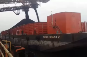 Bahlil Bantah Keterkaitan Nama Kapal JKW dan Dewi Iriana dengan Tambang Nikel di Raja Ampat 3