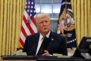 Tangkapan foto Donald Trump. (Sumber: PBS)