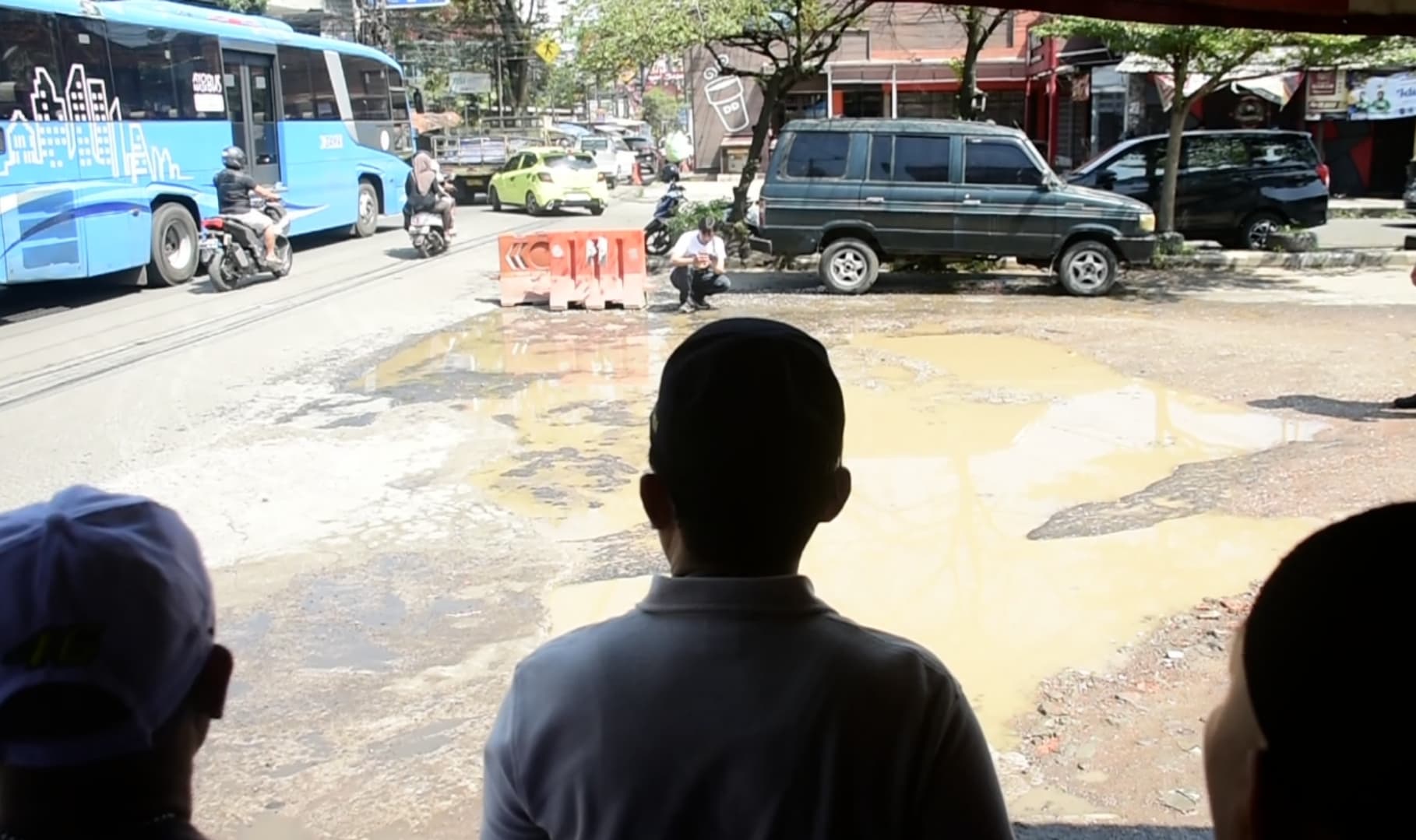 Prioritaskan Keselamatan dan Kenyamanan Masyarakat, Bupati Cek Jalan Rusak dan Rambu di Jalan Raya Jatinangor