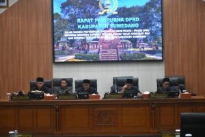 Fraksi-Fraksi DPRD Sumedang Beri Dukungan atas Dua Raperda Strategis