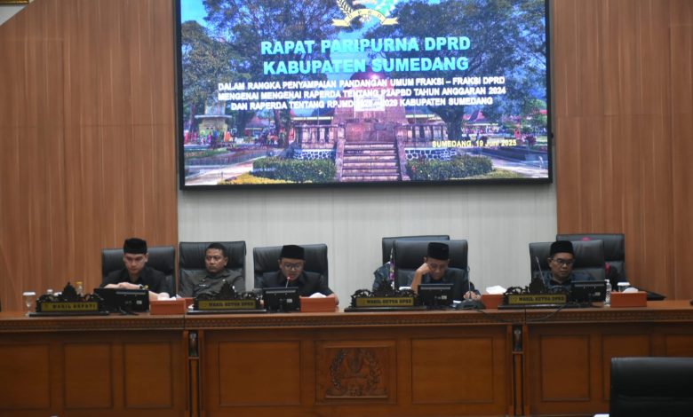 Fraksi-Fraksi DPRD Sumedang Beri Dukungan atas Dua Raperda Strategis