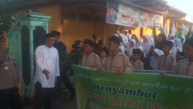Menyambut Tahun Baru Islam 1447 H, Ratusan Santri dan Masyarakat Gelar Istigosah dan Pawai Ta'aruf