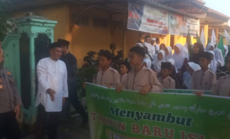 Menyambut Tahun Baru Islam 1447 H, Ratusan Santri dan Masyarakat Gelar Istigosah dan Pawai Ta'aruf