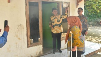 Pastikan Sarana Pendidikan di Pelosok Terpenuhi, Bupati Tinjau SDN Cibareubeu