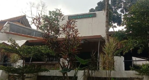 Cafe Katumiri, Jalan Cihanjuang Parongpong, Kabupaten Bandung Barat.