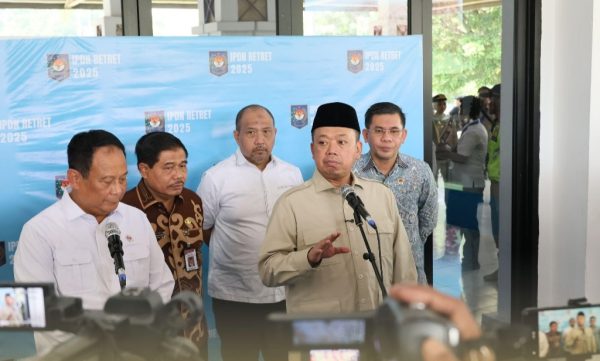 Menteri Nusron saat memberikan arahan dalam Orientasi Kepemimpinan Kepala Daerah dan Wakil Kepala Daerah Tahun 2025 Gelombang II.