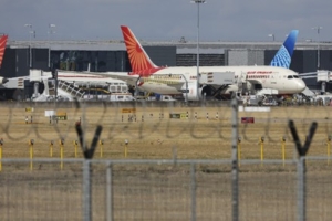 Air India Boeing 787 Jatuh Usai Lepas Landas, 241 Orang Tewas 1