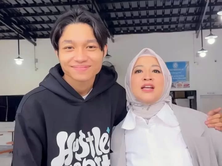 Tangkapan foto Keisha dan Okie Agustina. (Sumber: Instagram Okie Agustina)