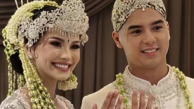 Tangkapan foto Al Ghazali dan Alyssa Daguise. (Sumber: Instagram Ari Lasso)