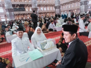 Ratusan Pasangan Ikuti Nikah Massal di Masjid Istiqlal, Difasilitasi Kemenag 2