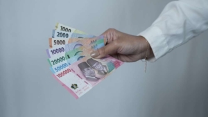 Dolar Melemah, Rupiah Diproyeksi Menguat ke Level Rp16.280 5