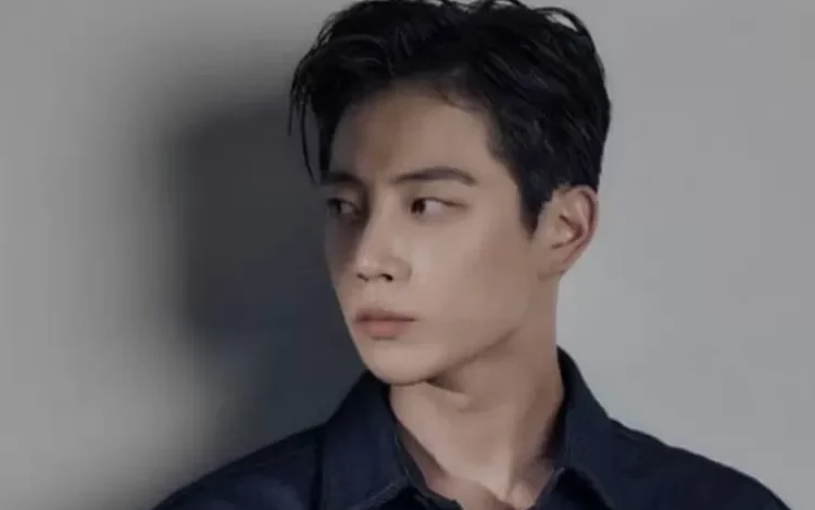 Tangkapan foto Kim Jong Suk. (Sumber: Instagram Kim Jong Suk)