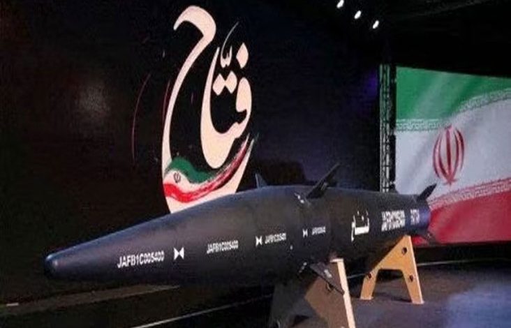 Tangkapan foto Rudal Fattah milik Iran. (Sumber: Reuters)
