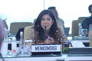 Menkomdigi Tegaskan Tak Ada Rencana Batasi WhatsApp Call 9