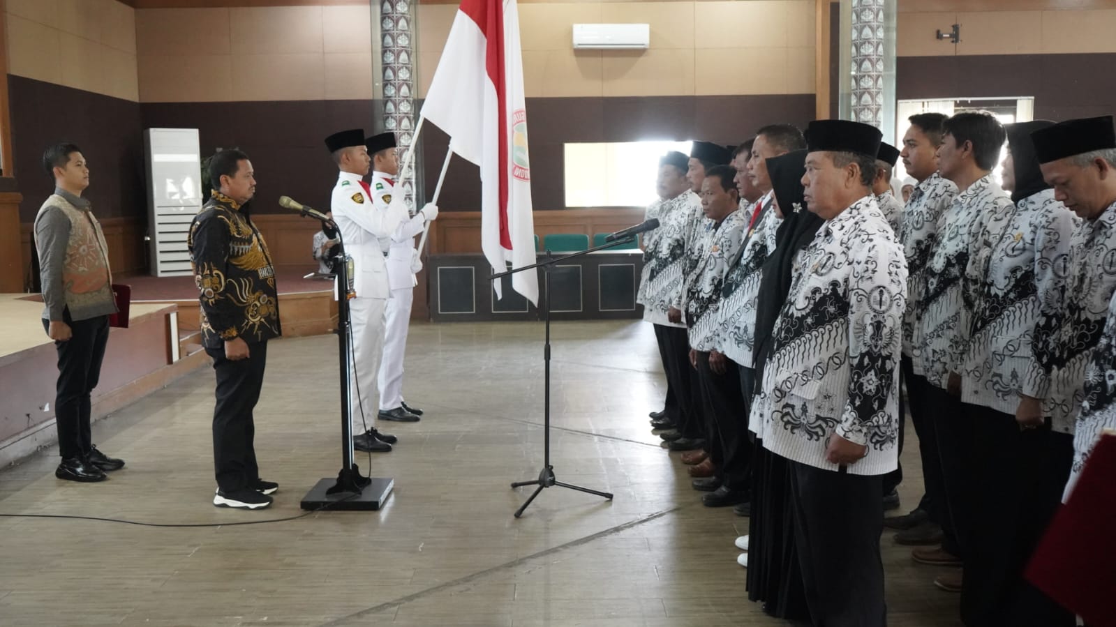 Pengurus PGRI Sumedang Resmi Dilantik Bupati, Emban Amanah Sejarah dan Inovasi di Era Perubahan